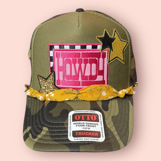 Camo & Pink Howdy Trucker Hat